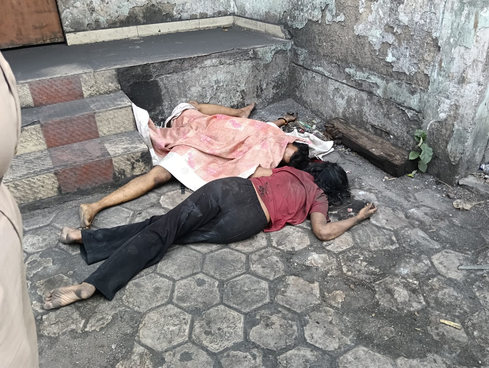 बिलासपुर: ईडब्ल्यूएस बिल्डिंग की तीसरी मंजिल से गिरे प्रेमी जोड़े, युवक की मौत, युवती गंभीर बिलासपुर: ईडब्ल्यूएस बिल्डिंग की तीसरी मंजिल से गिरे प्रेमी जोड़े, युवक की मौत, युवती गंभीर