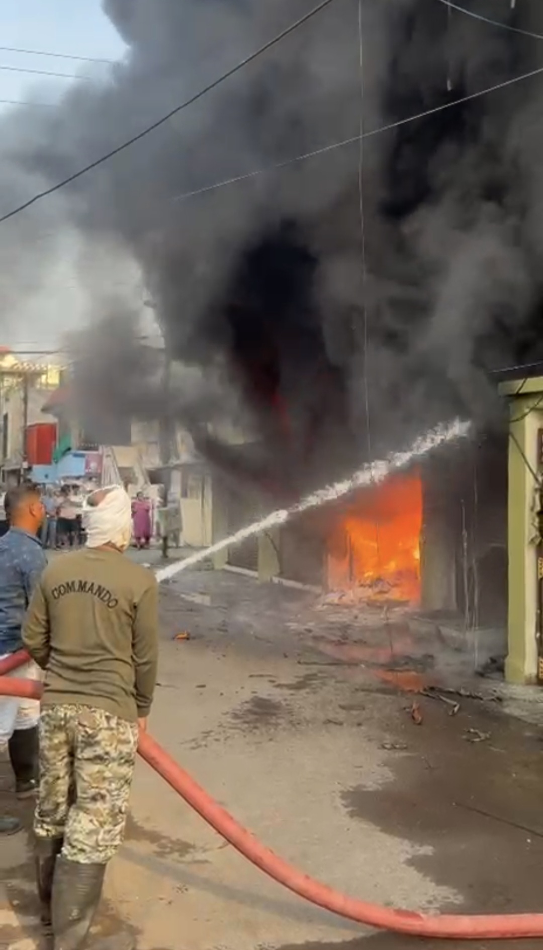 रायपुर पवन विहार कॉलोनी में लगी भीषण आग, 20 लाख का नुकसान; दमकल की मुस्तैदी से टला बड़ा हादसा रायपुर पवन विहार कॉलोनी में लगी भीषण आग, 20 लाख का नुकसान; दमकल की मुस्तैदी से टला बड़ा हादसा