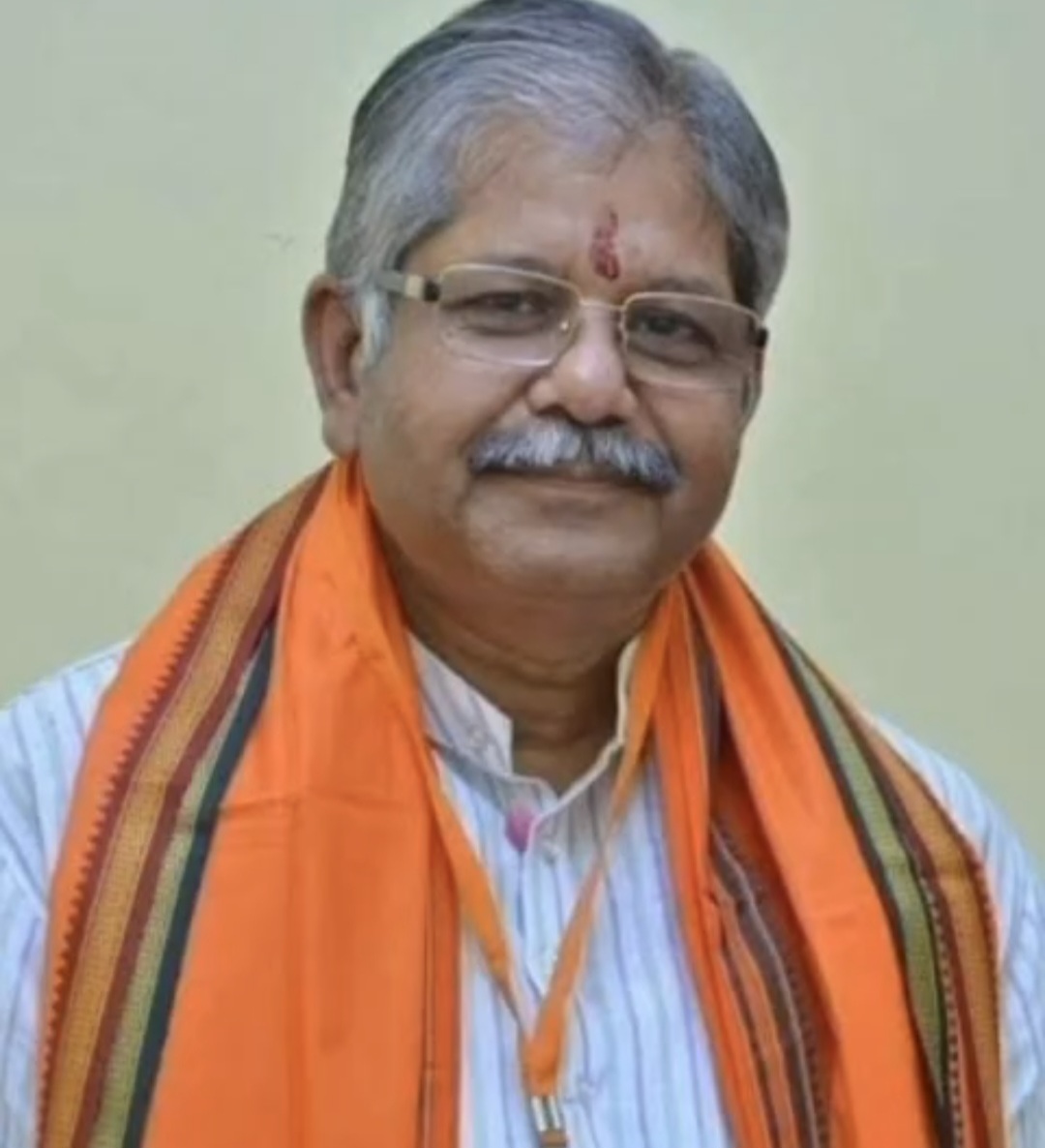 रायपुर में सुरक्षा व्यवस्था पर सवाल, पूर्व विधानसभा अध्यक्ष से मोबाइल लूट रायपुर में सुरक्षा व्यवस्था पर सवाल, पूर्व विधानसभा अध्यक्ष से मोबाइल लूट