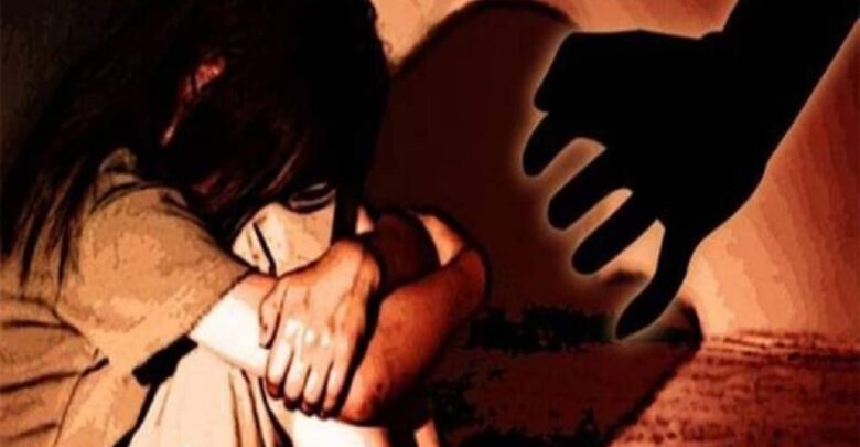 न्यायधानी में दुष्कर्म की घिनौनी वारदात, चॉकलेट का लालच देकर दो मासूम बच्चियों से दरिंदगी, कार्रवाई को लेकर परिजनों ने उठाए सवाल न्यायधानी में दुष्कर्म की घिनौनी वारदात, चॉकलेट का लालच देकर दो मासूम बच्चियों से दरिंदगी, कार्रवाई को लेकर परिजनों ने उठाए सवाल