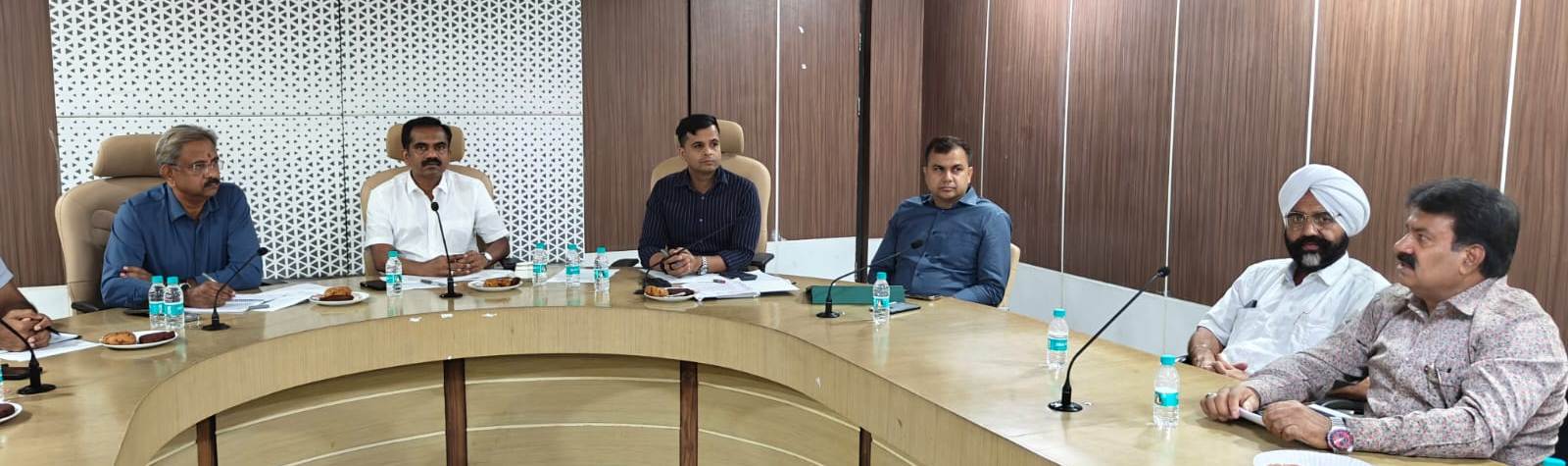 छत्तीसगढ़ में अब बिना लोकेशन ट्रैकिंग सिस्टम वाली यात्री बसों पर होगी कार्रवाई छत्तीसगढ़ में अब बिना लोकेशन ट्रैकिंग सिस्टम वाली यात्री बसों पर होगी कार्रवाई
