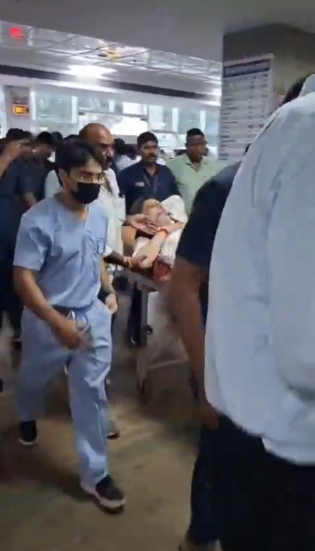 BREAKING: UP के झांसी में छत्तीसगढ़ BJP प्रदेश अध्यक्ष किरण देव की गाड़ी का एक्सीडेंट, मेडिकल कॉलेज में इलाज जारी BREAKING: UP के झांसी में छत्तीसगढ़ BJP प्रदेश अध्यक्ष किरण देव की गाड़ी का एक्सीडेंट, मेडिकल कॉलेज में इलाज जारी