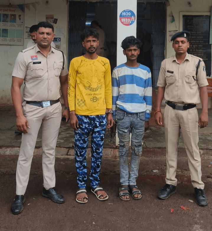 ऑटो में यात्री को चकमा देकर 74 हजार उड़ाने वाले दो शातिर गिरफ्तार ऑटो में यात्री को चकमा देकर 74 हजार उड़ाने वाले दो शातिर गिरफ्तार