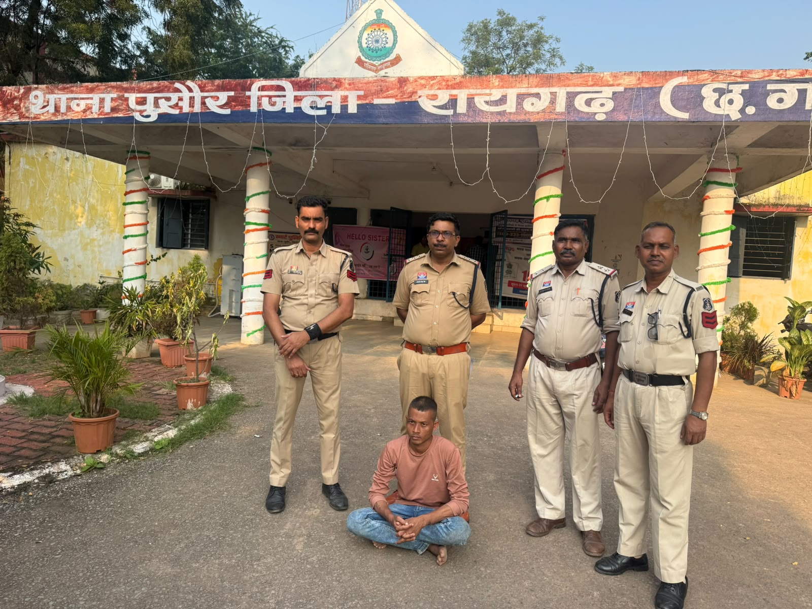 कॉलेज के प्रोफेसर का अपहरण,आन-लाइन फिरौती लेकर फंसे आरोपी,एक गिरफ्तार बाकि की तलाश जारी…. कॉलेज के प्रोफेसर का अपहरण,आन-लाइन फिरौती लेकर फंसे आरोपी,एक गिरफ्तार बाकि की तलाश जारी….